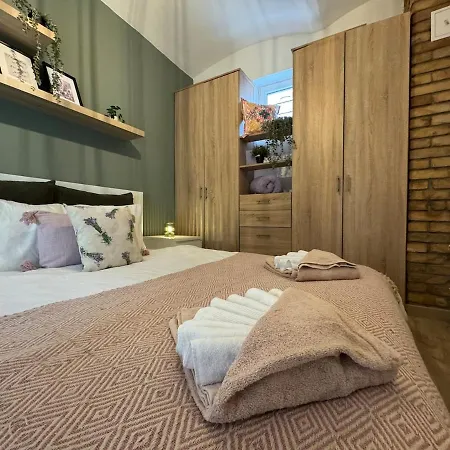 V17 Duplex At Westend Mall * Budapest