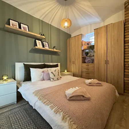 V17 Duplex At Westend Mall