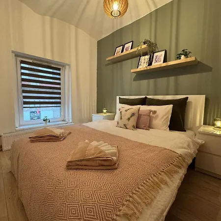 V17 Duplex At Westend Mall Апартаменты