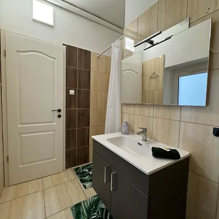 V17 Duplex At Westend Mall Апартаменты *