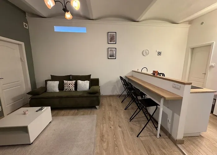 V17 Duplex At Westend Mall Apartament *