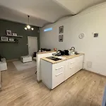 V17 Duplex At Westend Mall Apartman *