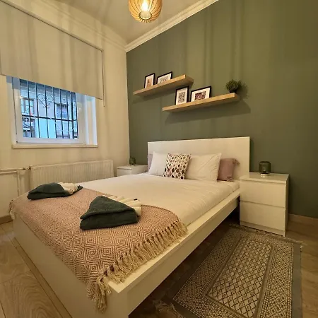 V17 Duplex At Westend Mall * Budapest