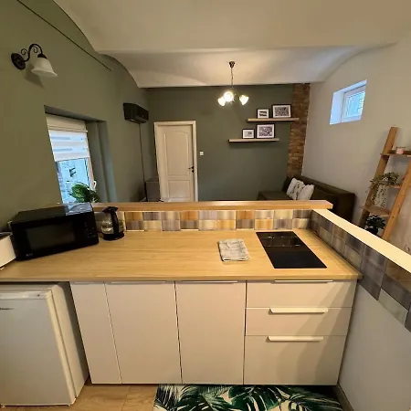 V17 Duplex At Westend Mall *