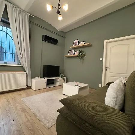 V17 Duplex At Westend Mall *