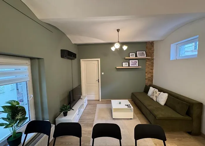 Lägenhet V17 Duplex At Westend Mall