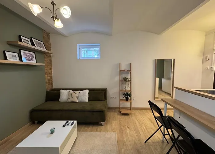 V17 Duplex At Westend Mall Lägenhet