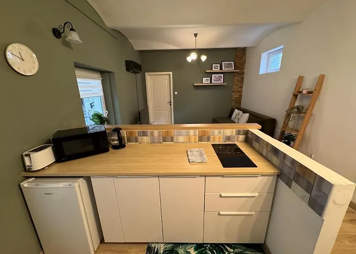 V17 Duplex At Westend Mall *